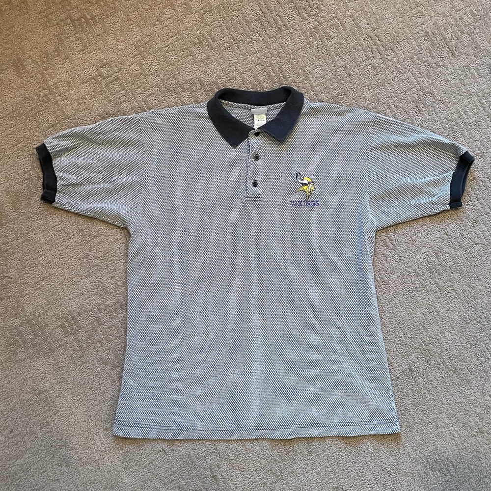 Men’s Vintage Vikings Polo Size Medium